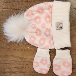 Newborn hat & mittens set